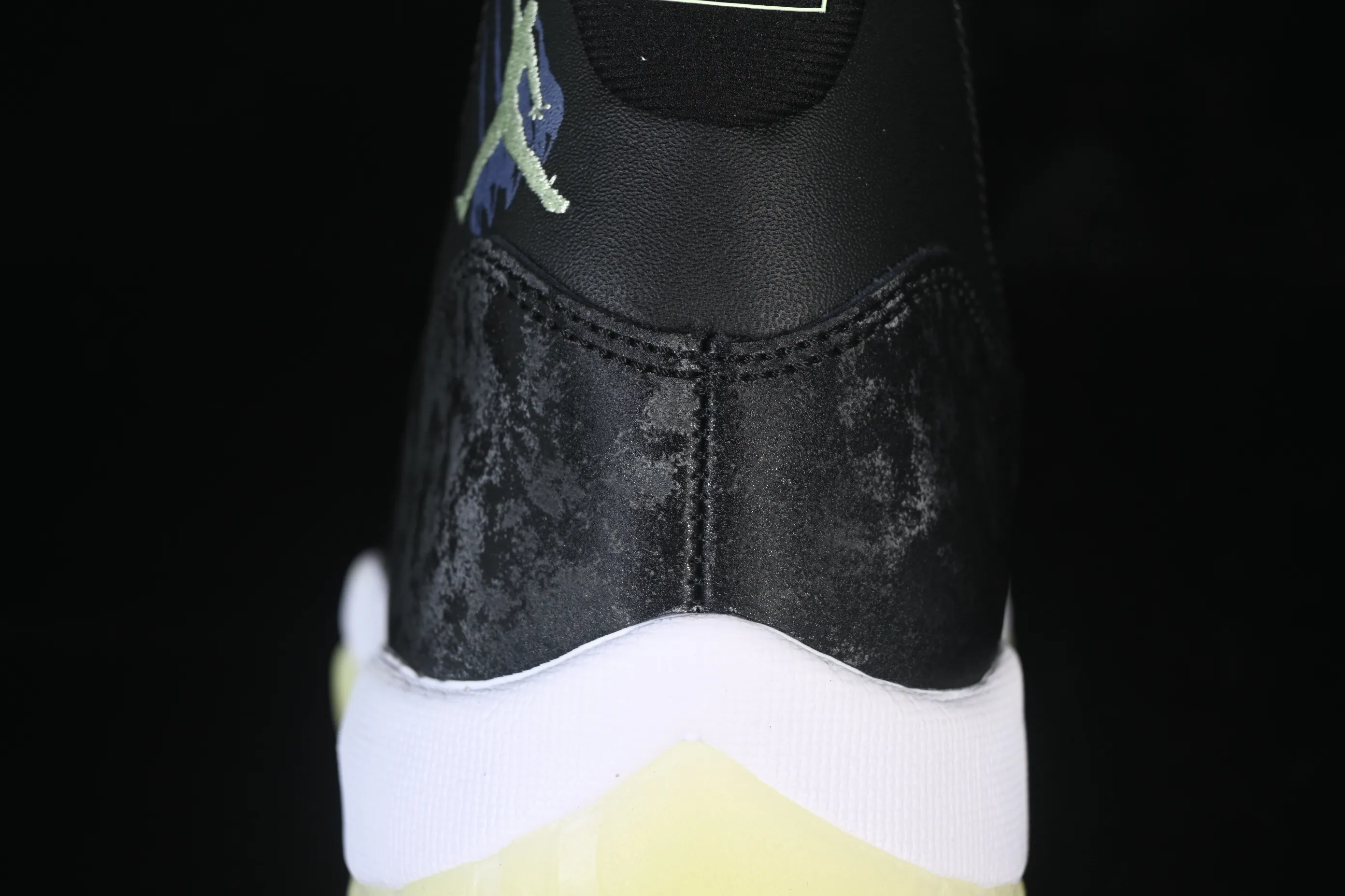 All categories Air Jordan Jordan series basketball shoes Air Jordan 11 F version Air Jordan 11 Retro "Inner Beast" AJ11 Joe 11 luminous black swan IB1378-001